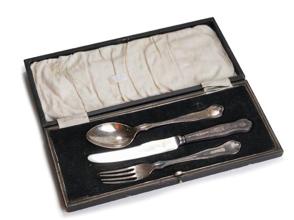 Horizontal Enchère Silver Tableware Set (A Set of Knife, Fork and Spoon, with Original Box and Craft Details)