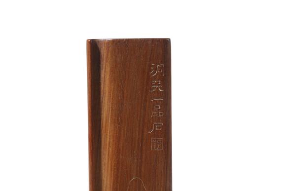 弘楊株式會(huì)社黃花梨木雕鎮(zhèn)紙