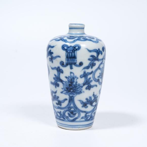 弘楊株式會(huì)社青花纏枝蓮紋小瓶