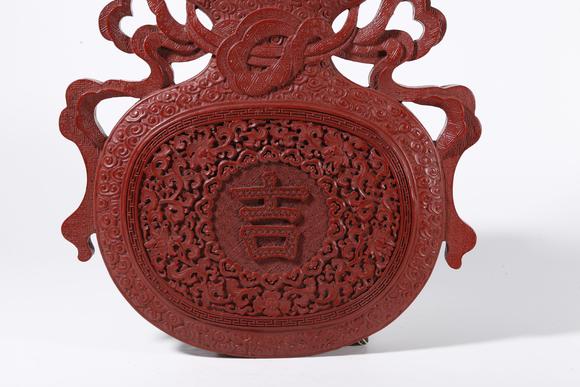 弘楊株式會(huì)社剔紅葫蘆形大吉掛屏