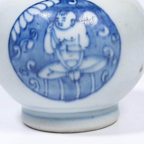 弘楊株式會社青花持蓮?fù)有」? style=