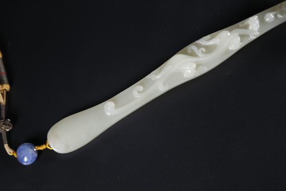 弘楊株式會(huì)社和田玉描金龍紋如意
