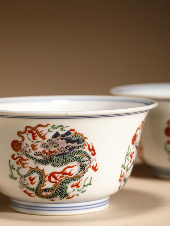 三杉美術(shù)清 五彩團(tuán)龍紋杯三只