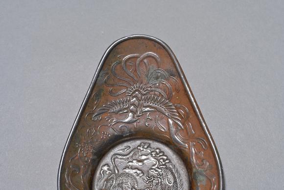 三杉美術(shù)帶銘文錫茶托五客