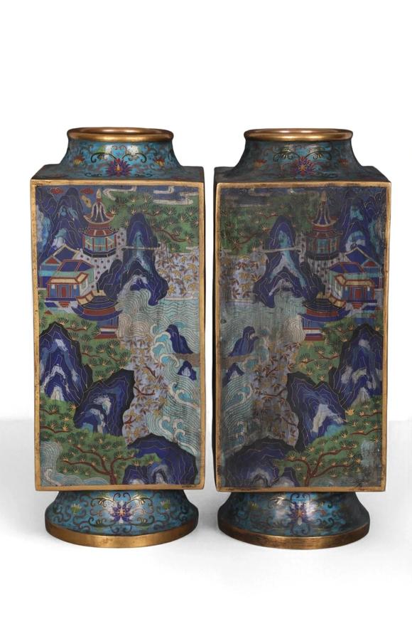 蘭亭古美術(shù)オークション清 銅景泰藍(lán)掐絲琺瑯山水圖四方琮式瓶 一對(duì)