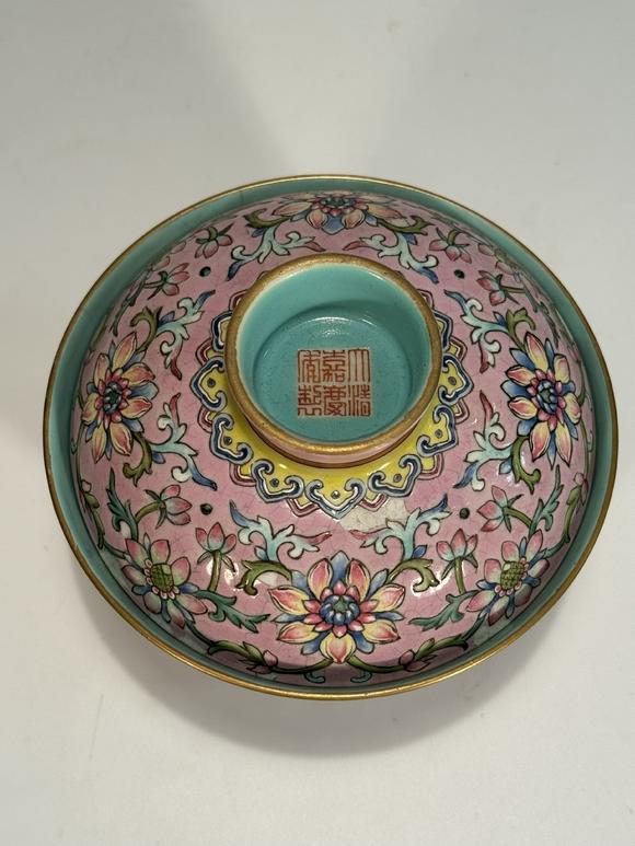 TrésOrs de ParisBol couvert rose lotus, 18–19 siècle