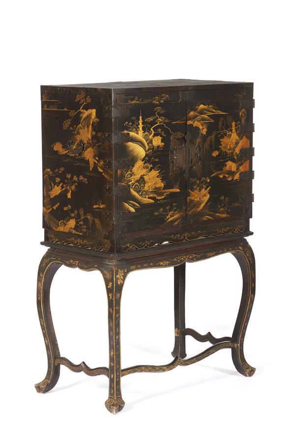 VERITAS Art AuctioneersA Japanese lacquered cabinet on stand
