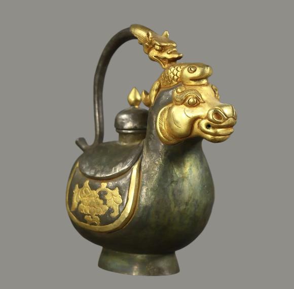 東京蕓術(shù)唐代 龍魚馬頭壺