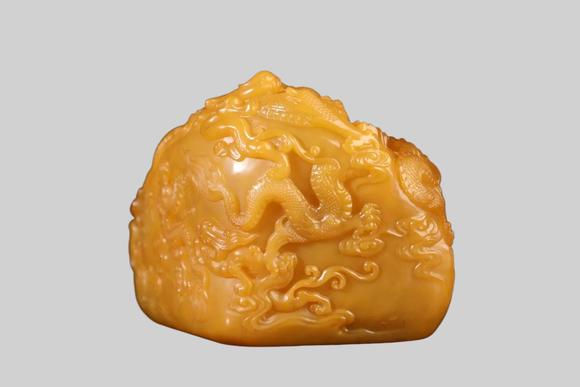 東京蕓術(shù)清 田黃石九龍戲珠擺件