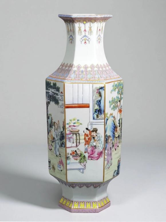 東京蕓術(shù)清乾隆 粉彩六愛(ài)淵明愛(ài)菊羲之愛(ài)鵝六方瓶
