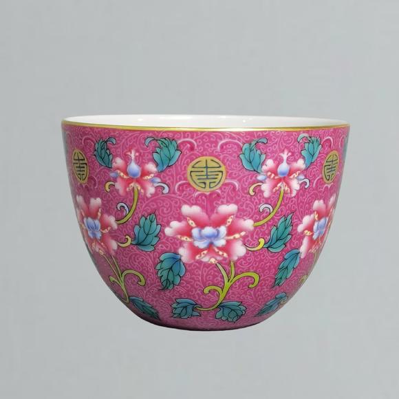 東京蕓術(shù)清雍正  御製洋彩胭脂紅軋道花卉杯