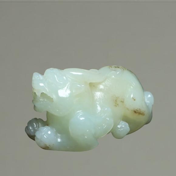 東京蕓術(shù)明以前 和田玉瑞獸