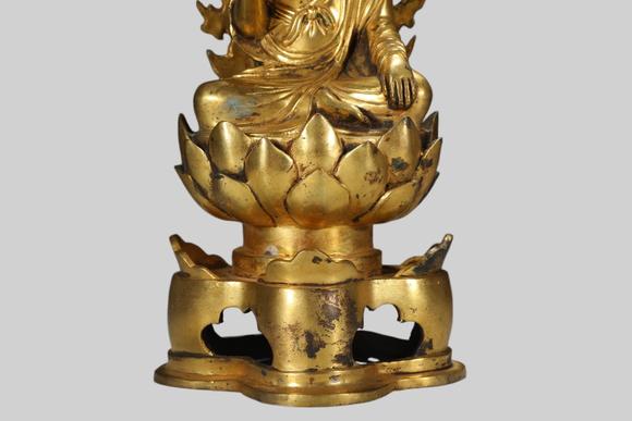 東京蕓術(shù)明 銅胎鎏金釋迦牟尼佛坐像