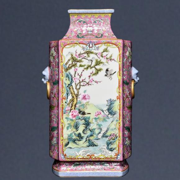 東京蕓術(shù)清乾隆 粉紅地粉彩開(kāi)光花鳥(niǎo)紋卷書(shū)瓶