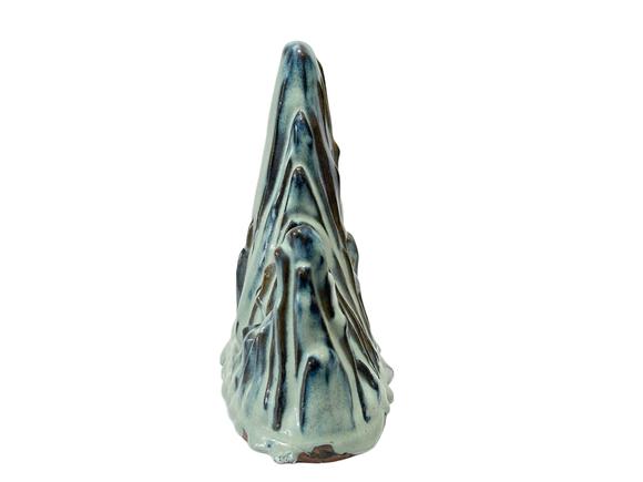 Castle AuctionA Chinese Mountain shape Brush Holder, Ming Dynasty Pr. or earlier.