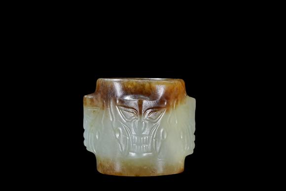 Castle AuctionA Jade ornament, 2th- 12th Pr.