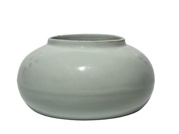 Castle AuctionA Chinese White-glazed plum blossom water pot, Ming Dynasty Pr. 