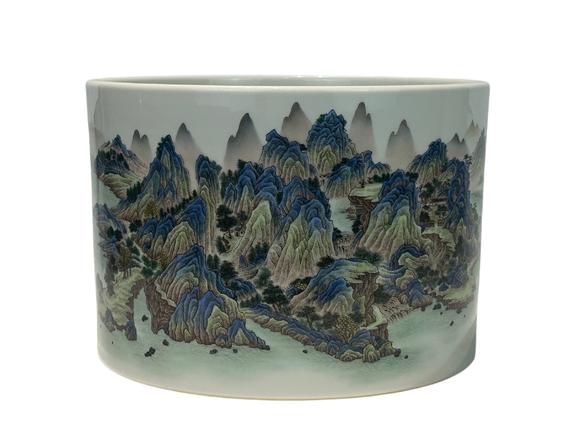 Castle AuctionA Chinese Famille Rose brush pot with landscape figure decoration, Qian Long Pr. 