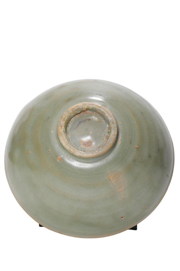Castle AuctionA Longquan Celadon Bowl, 13th–14th C Pr.