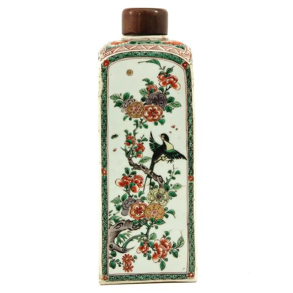 Castle AuctionA famille verte gin bottle