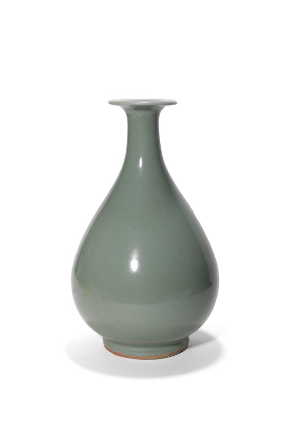 Castle AuctionA Longquan Celadon Yuhuchun Vase, 13th–14th C Pr.