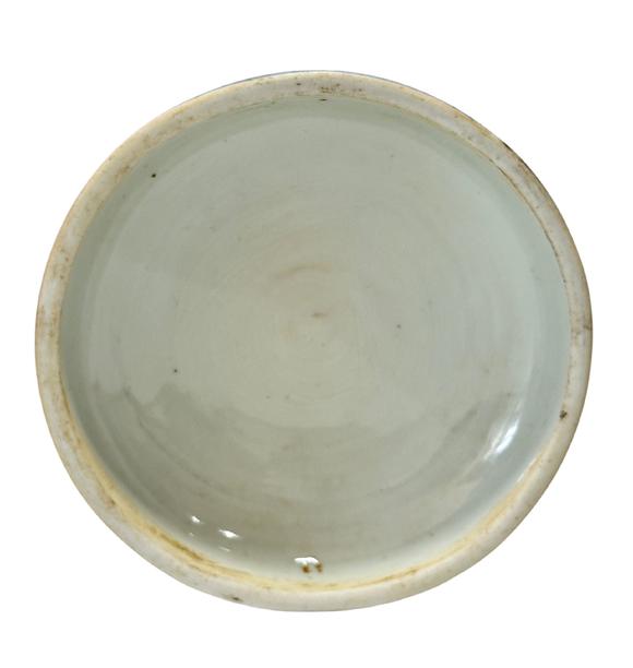 Castle AuctionA Chinese rare shape Blue and white jar with fish and algae patterns, Ming Dynasty Pr.  