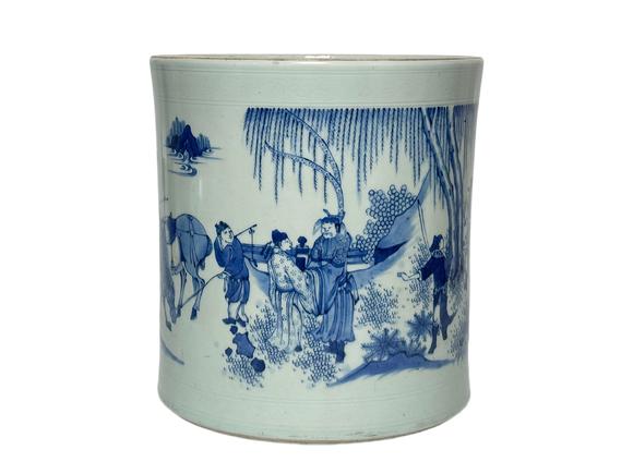 Castle AuctionBlue and white figure brush holder, Ming Dynasty Pr. 
