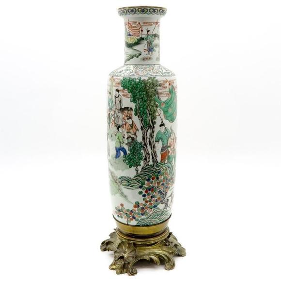 Castle AuctionA Fine 19th Century Famille Verte Rolwagen Vase