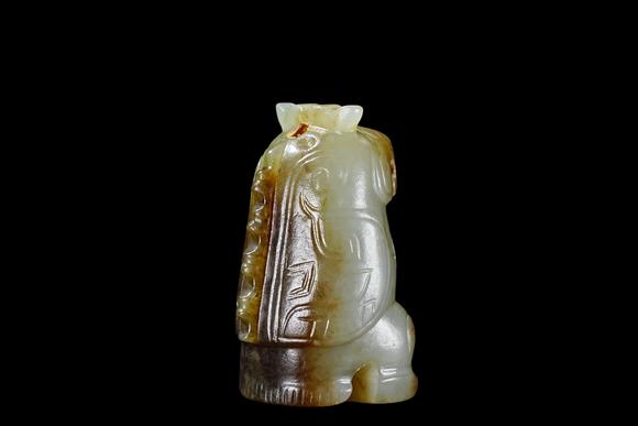 Castle AuctionA Jade ornament, 2th- 12th Pr.