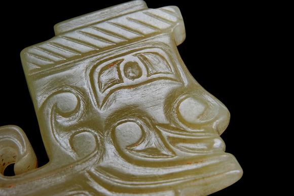 Castle AuctionA Jade ornament, 2th- 12th Pr.