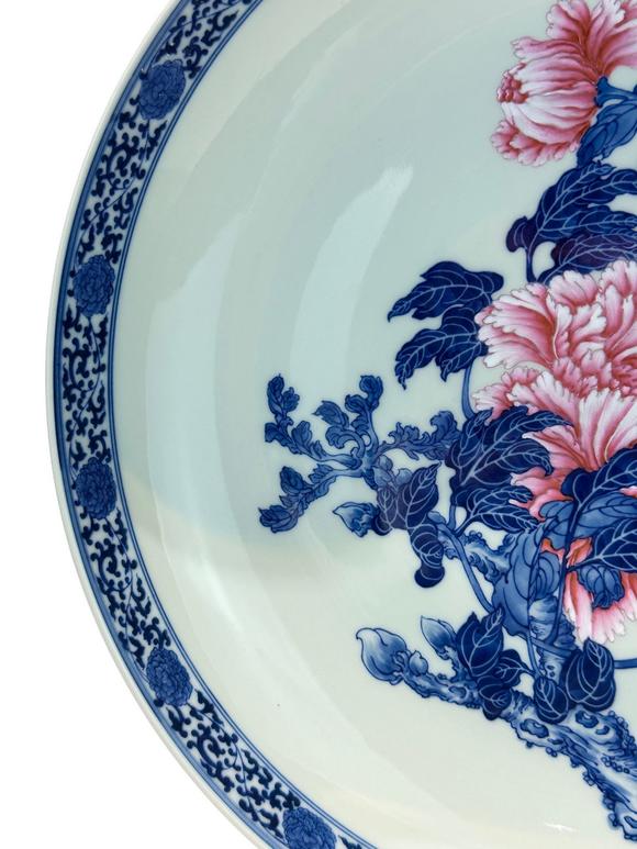 Castle AuctionA Chinese blue-and-white famille rose flower tray, Republic Pr.
