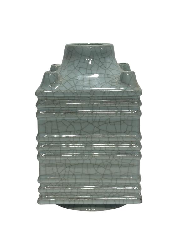Castle AuctionA Chinese guan ware vase, YongZheng Pr. 