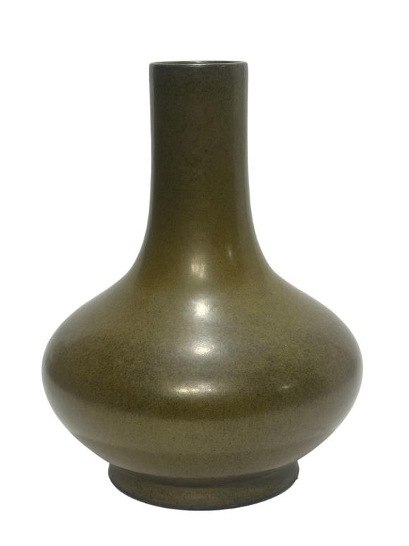 Castle AuctionA Chinese Teadust colour glazed vase, Qing Dynasty Pr. 