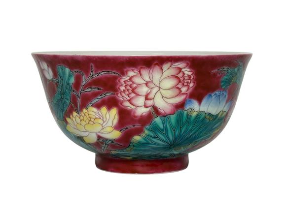 Castle AuctionA red bowl with lotus pond bowl pattern, Kang Xi Pr. 