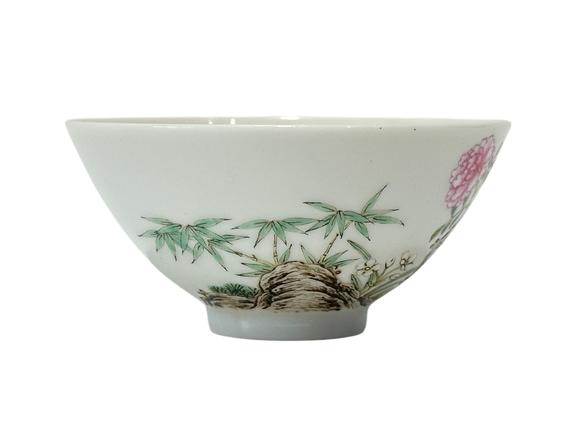 Castle AuctionA Chinese Famille Rose cup, YongZheng Pr. 