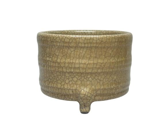 Castle AuctionA guan ware censor, Ming Dynasty Pr. or earlier.