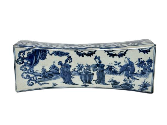 Castle AuctionA Chinese blue-and-white figure paperweight, unkown age.