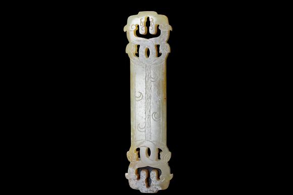 Castle AuctionA Jade ornament, 2th- 12th Pr.