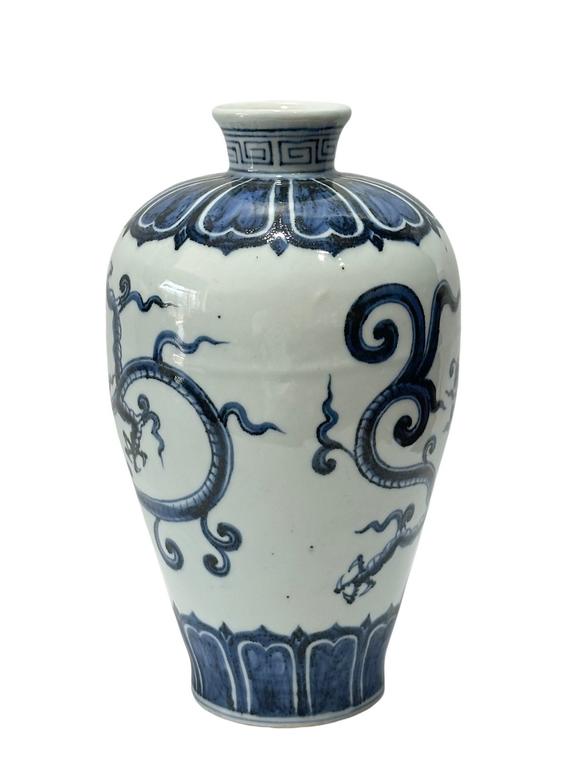 Castle AuctionA Chinese blue-and-white vase with chi dragon patterns