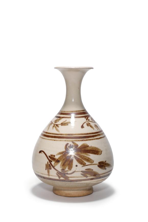 Castle AuctionA Cizhou Kiln Brown Floral Yuhuchun Vase, 12th–13th C Pr.