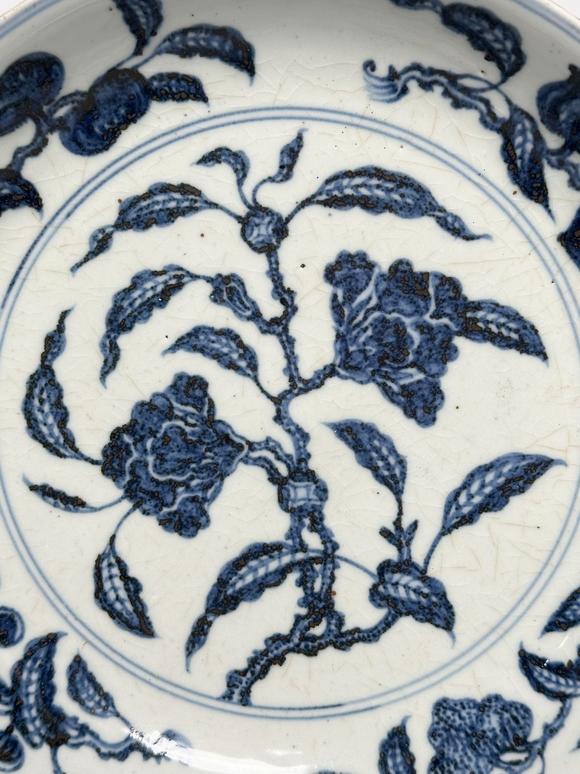Castle AuctionBlue-and-white floral plate, Ming Dynasty Pr. 