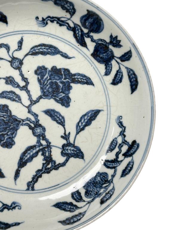 Castle AuctionBlue-and-white floral plate, Ming Dynasty Pr. 