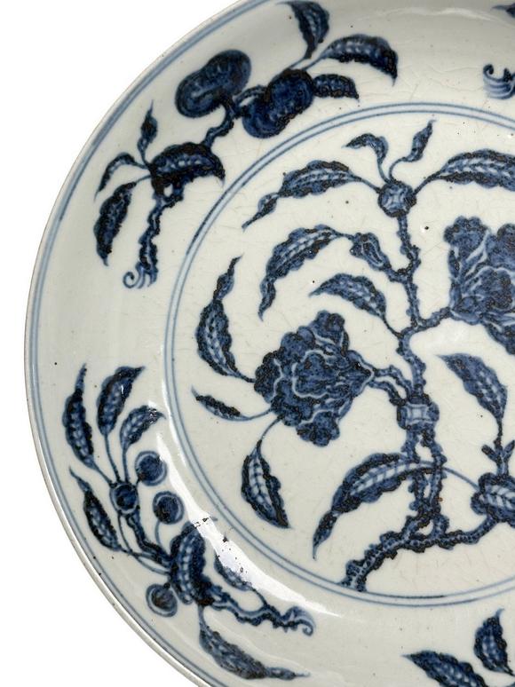 Castle AuctionBlue-and-white floral plate, Ming Dynasty Pr. 
