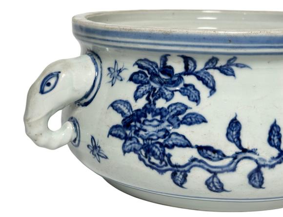 Castle AuctionBlue-and-white flower-and-bird elephant-eared censor, Kang Xi Pr. 
