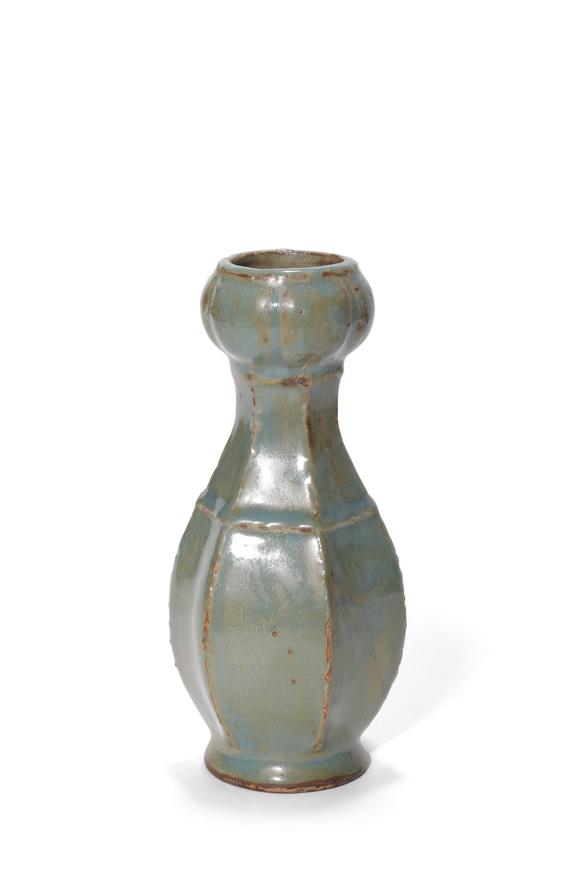 Castle AuctionA Jun Kiln Hexagonal Garlic Head Vase, 12th–14th C Pr.