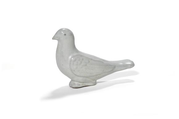 Castle AuctionA White Glaze Bird Figurine, 10th–13th C Pr.