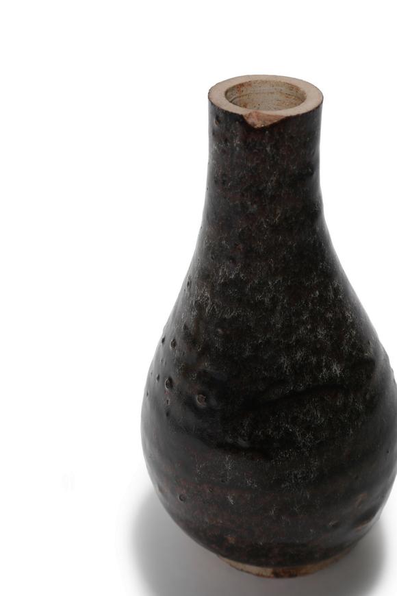 Castle AuctionA Jizhou Kiln Splashed Black Glaze Vase, 12th–13th C Pr.
