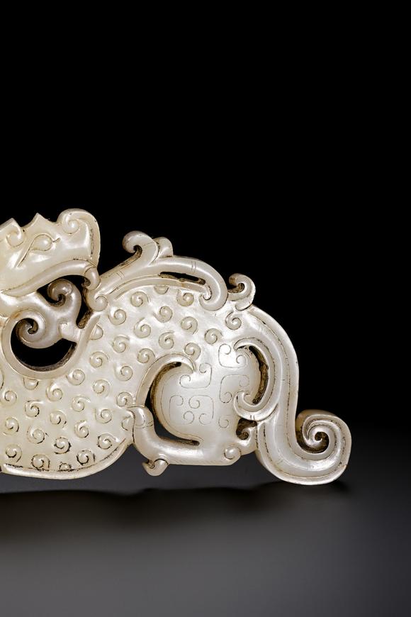 金澤美術(shù)明以前透雕卷龍珮