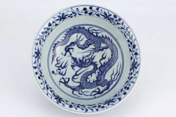 金澤美術(shù)元 青花纏枝蓮紋碗
