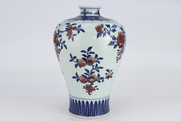 金澤美術(shù)清乾隆 青花釉裏紅折枝瑞果紋梅瓶